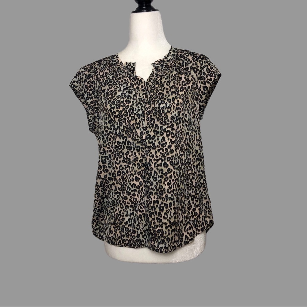 💛 SP 💛 NWT Anthro Top Blouse Pintucked Leopard Print Animal Light​